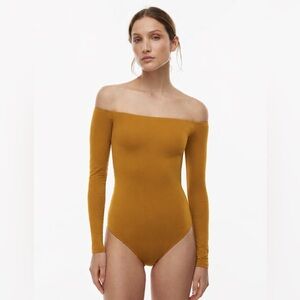 Aritzia Babaton Off-Shoulder Bodysuit XS Mustard Yellow Clean Girl Minimalist